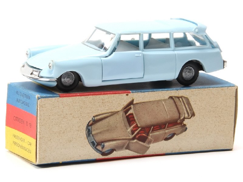 POLITOYS (Italie) -70-  Citroën ID 19 break, série Microminiature, bleu pâle -.jpg