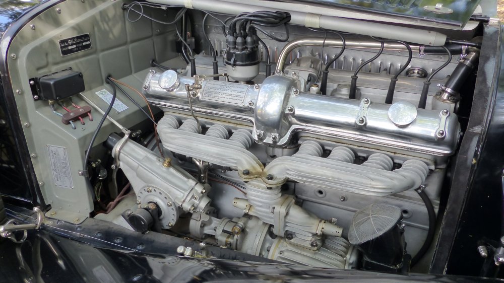 Moteur Alfa 8C 8 cyl en ligne.JPG