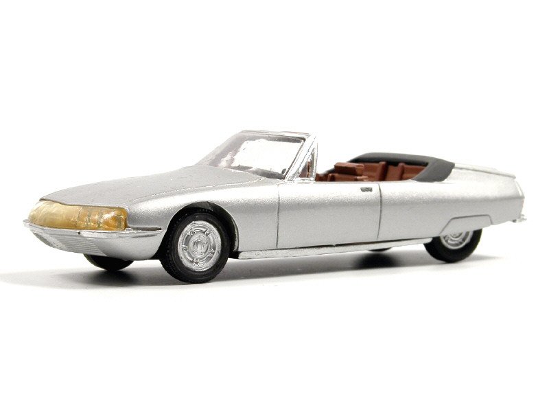 M.R.F. France - Citroën SM Cabriolet, gris métal -.jpg