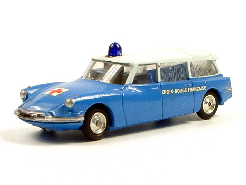 C.I.J. France -3.41- Citroën ID19 Break Ambulance Croix Rouge -.jpg