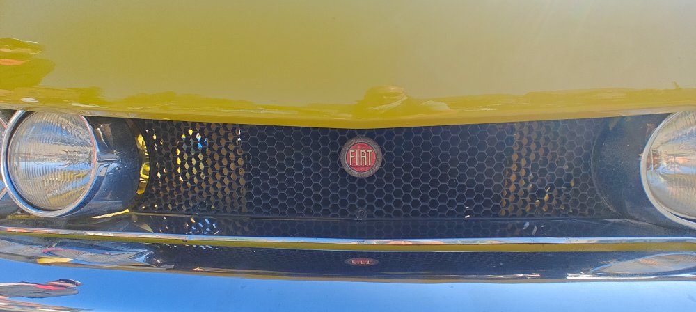 Fiat_124_2.jpg