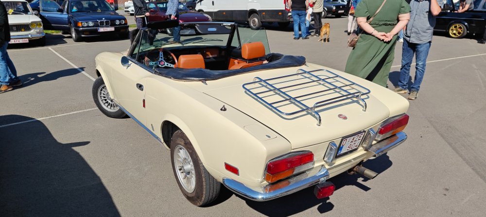 Fiat_pininfarina_spider_2000_2.jpg