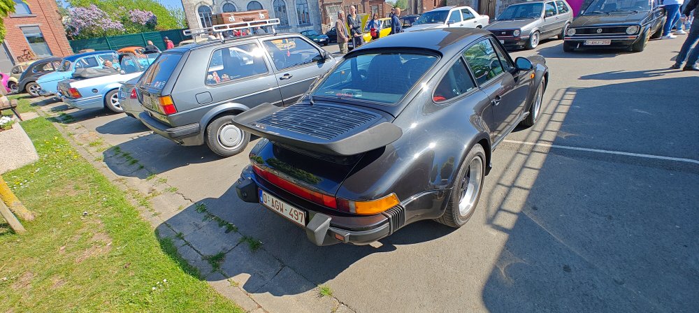 Porsche_911_2.jpg