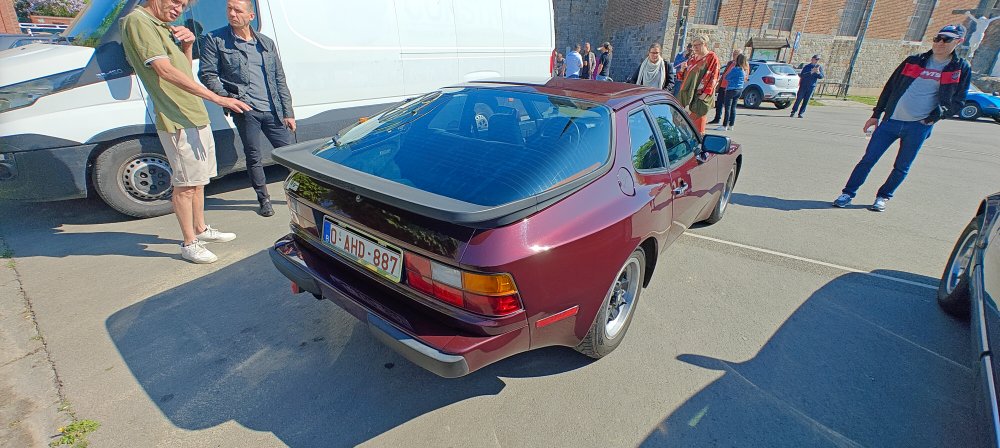 Porsche_944_2.jpg