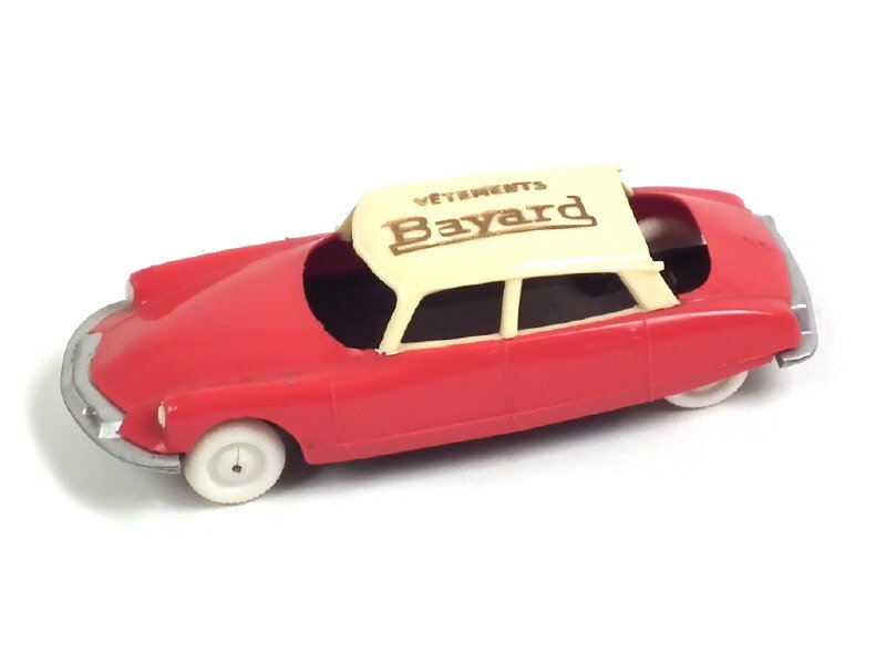 MINIALUXE France - Citroën DS 19 Vêtements Bayard, gravée sur le toit en lettres dorées, rouge toit crème - Promotionnel -.jpg