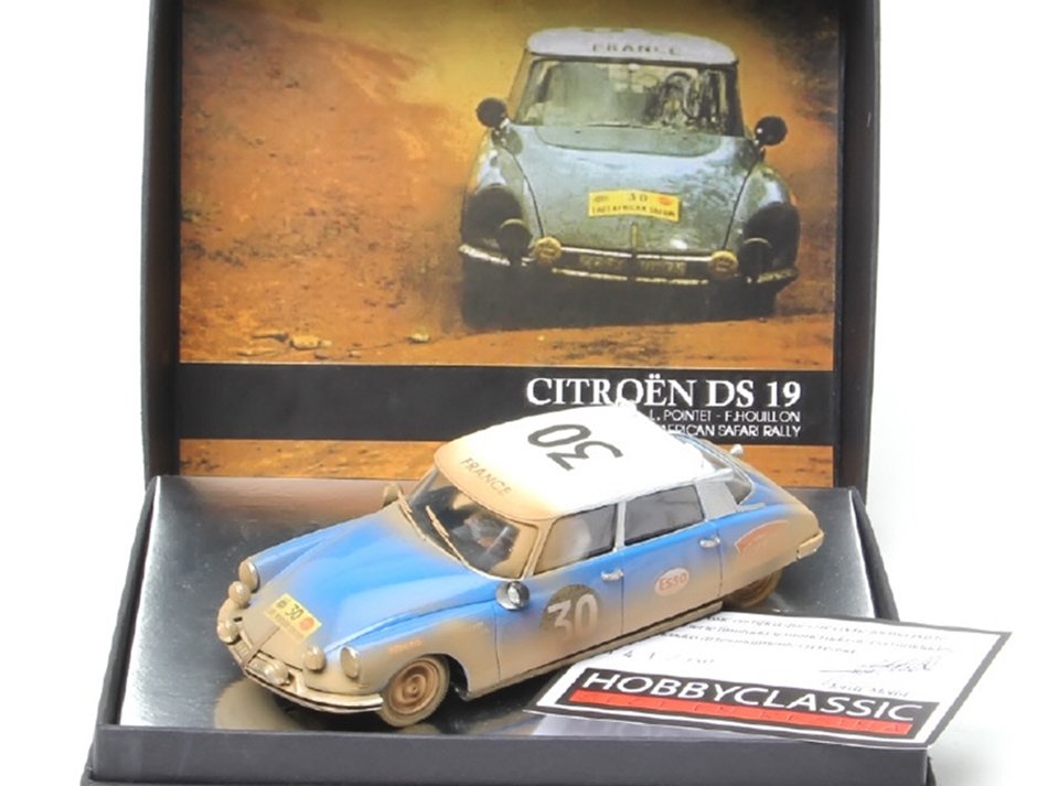 HOBBYCLASSIC (Espagne) -CL15-  Citroën DS19 East Africain safari 1965, éch 1.32 modèle de circuit, édition limitée numérotée 150ex, bleu France toit blanc - Peu courant -.jpg