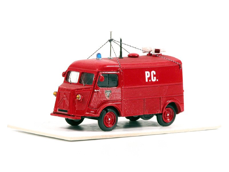 MMT France -32- Citroën H de Pompiers P.C. sur plaquette de présentation, éch 1.43, rouge -.jpg