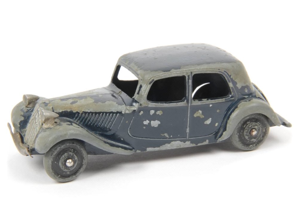 DINKY TOYS France -24N- Citroën Traction, premier type avec cache roue de secours, roues zamac, bleu marine - Rare -.jpg