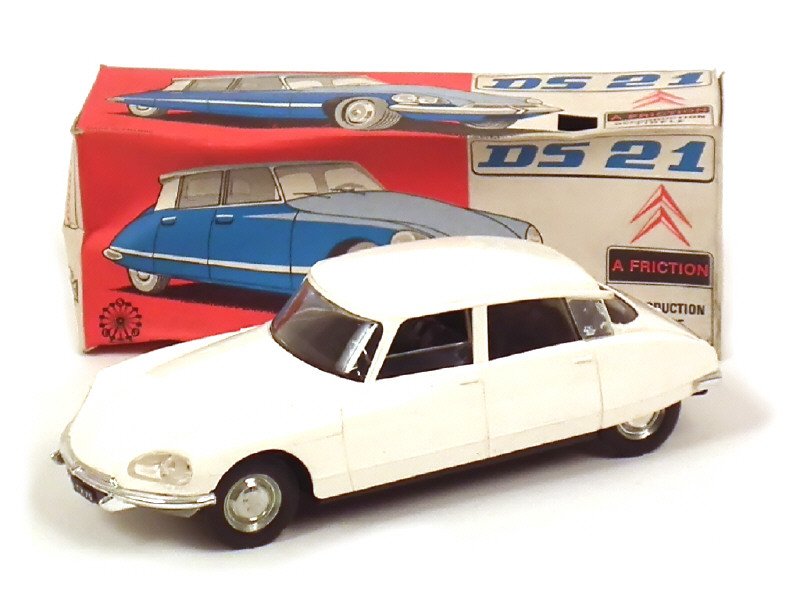 SLJ France -810-   Citroën DS21, long 24cm, moteur à friction, long 24cm, blanc - Peu courant -.jpg