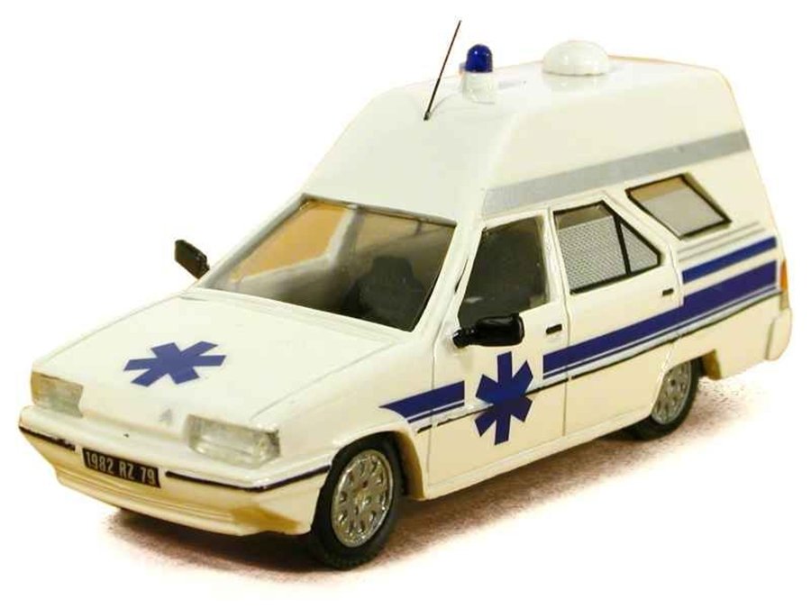 MINIROUTE 94 - Citroën BX Ambulance Heuliez Facelift, éch1.43, monté résine -.jpg