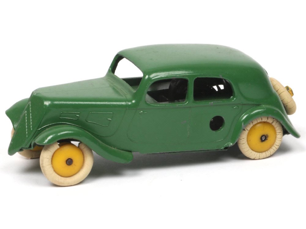 JRD France -102- Citroën Traction berline, long 15cm, en zamac moulé, chassis tôle, moteur à clef et direction, vert - Rare -.jpg