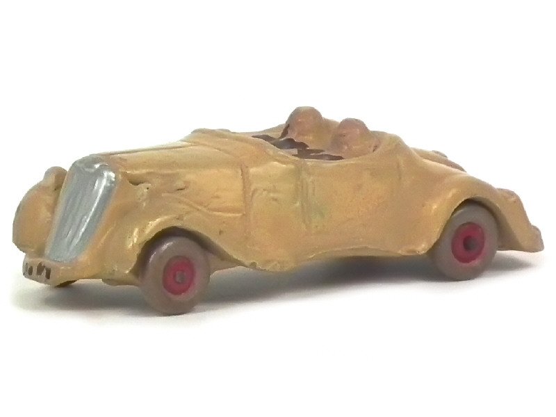 DIVERS France - Citroën Traction cabriolet en plâtre et farine dans l'esprit JRD avec roues en bois tourné, long 10,5cm, sable -.jpg