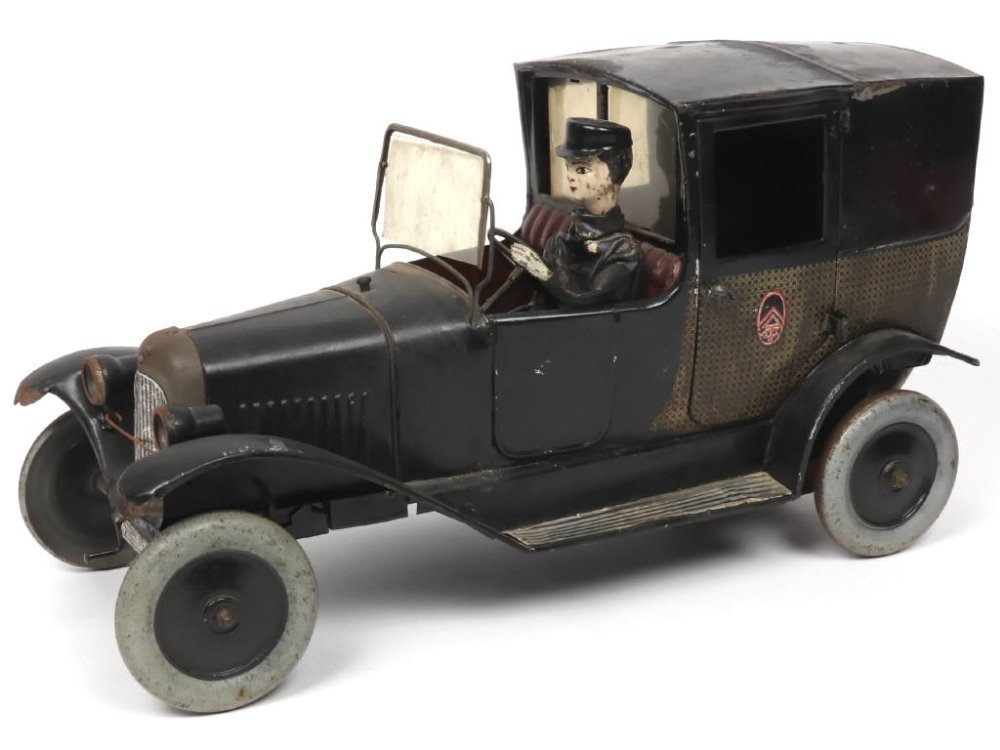 CITROËN France -78- Citroën B2 Taxi, long 38cm, fabriqué de 1925 à 27, moteur à clef, direction par volant,phares électriques, commande au tableau de bord, 2 portières ouvrantes, et 1 conducteur,.jpg