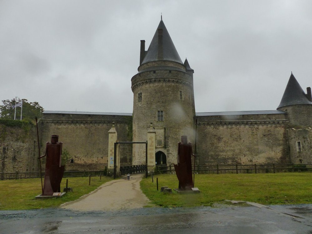 Château Groulay et ses 2 chevaliers