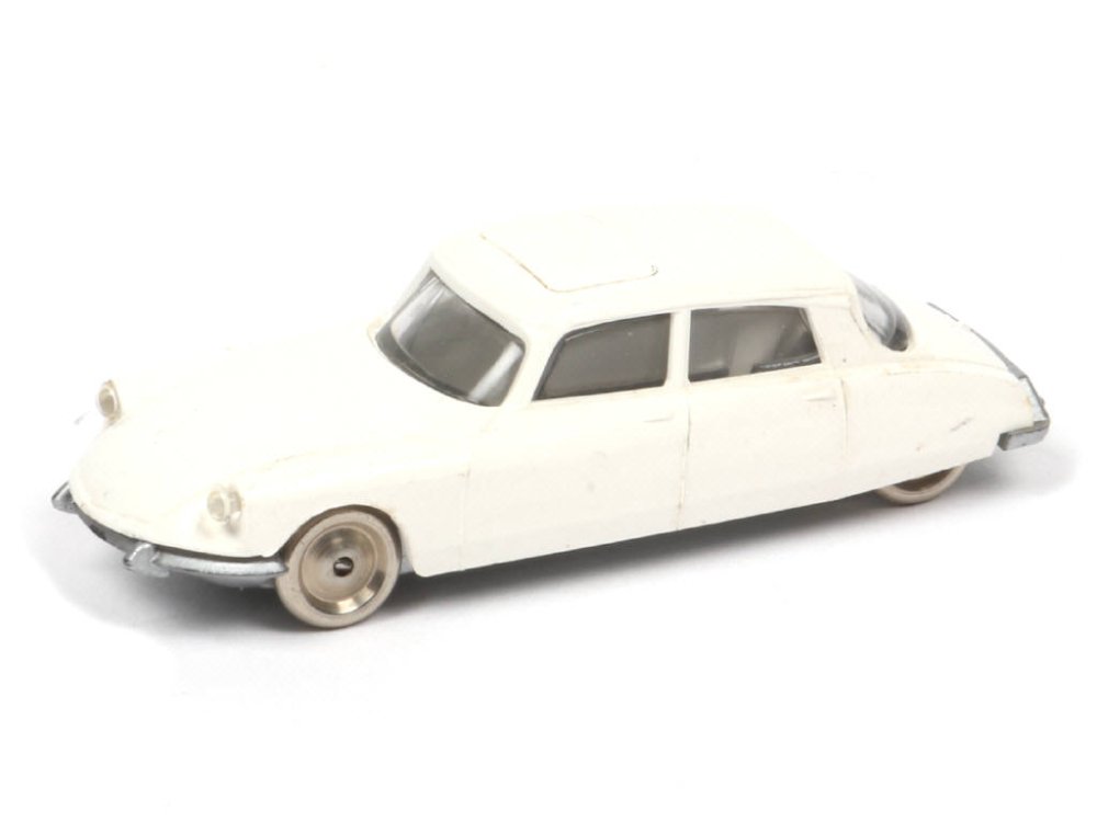 LEGO (Danemark) -603- Citroën DS 19, éch 1.43, blanc - Très rare -.jpg