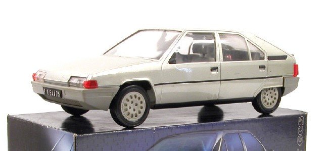 VUILLERME France - Citroën BX 14 RE, long 34cm, éch 1.18, (sur boîte 605) gris vert métallisé -.jpg