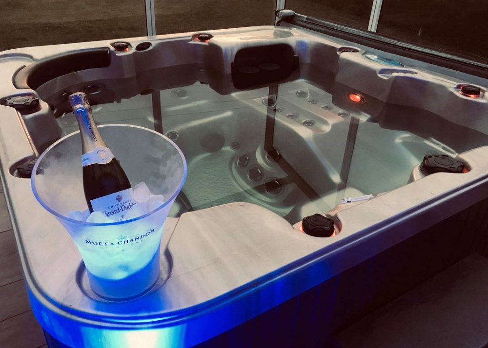 jacuzzi.JPG