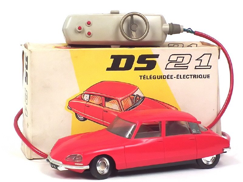 SLJ France -827- Citroën DS 21 Téléguidée, long 24cm, moteur à piles, phares électriques et avertisseur sonore, direction, tomate - Peu courant -.jpg