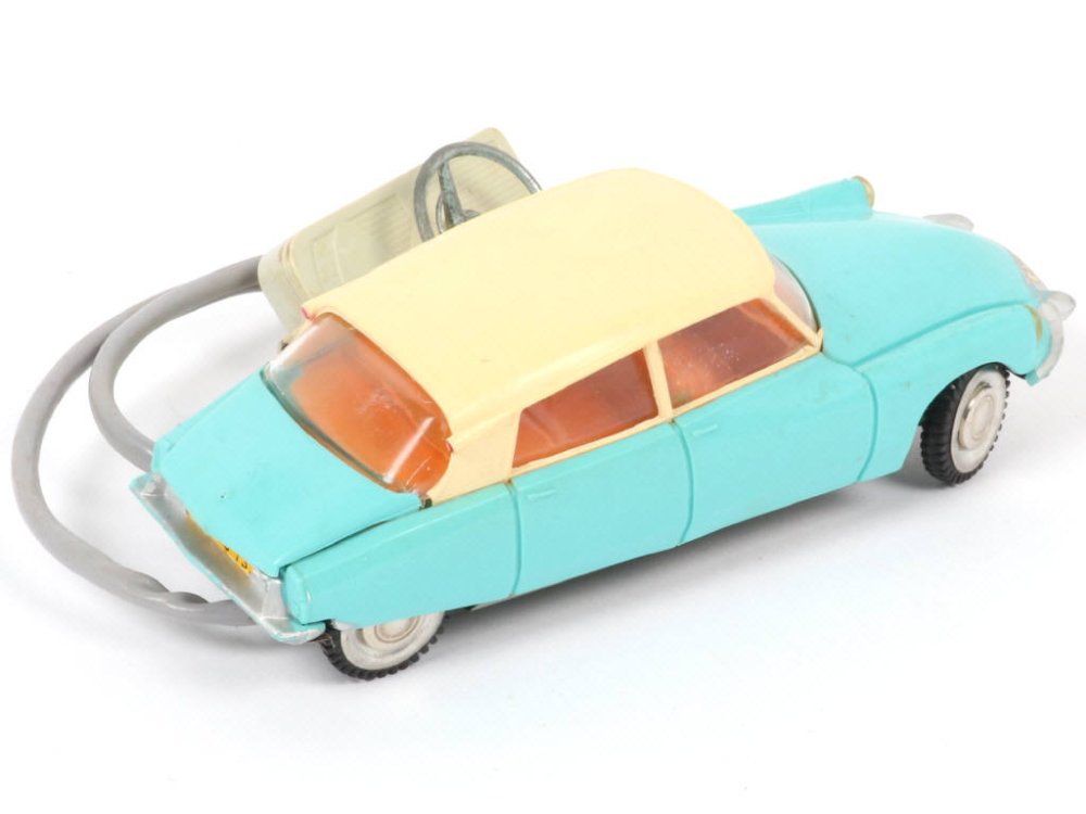 FRANCE JOUETS France -1036- Citroën DS 19 Téléguidée, long 22,5cm -.jpg