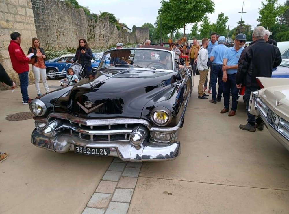 Cadillac.jpg