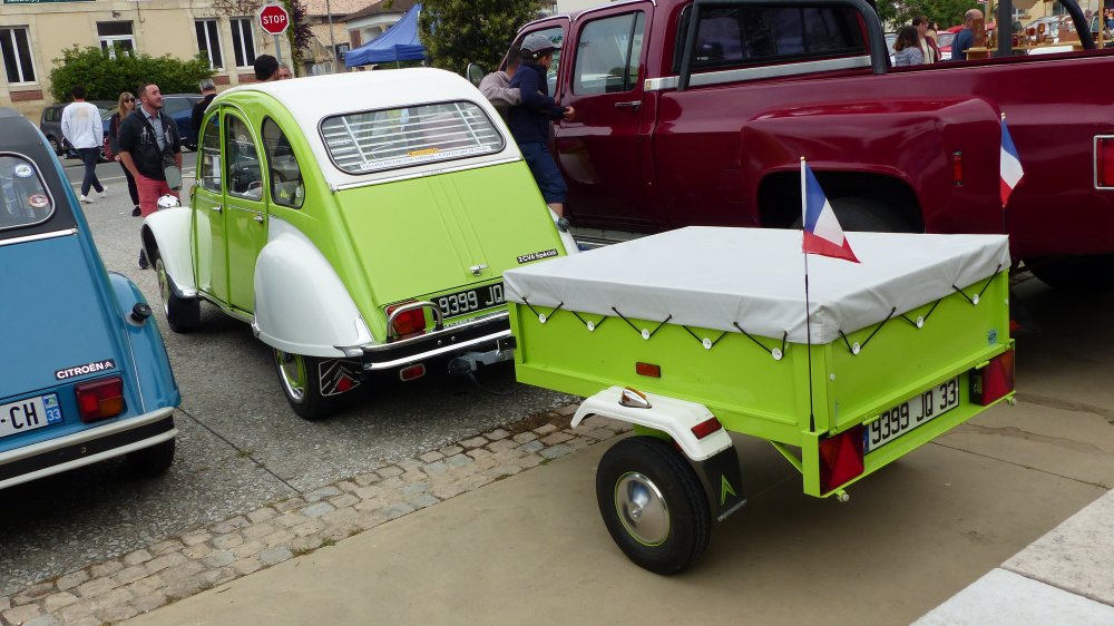 2CV et sa remorque.JPG