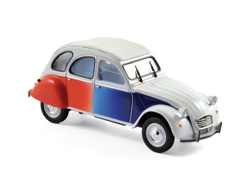 NOREV France -151329- Citroën 2 CV Cocorico 1986, monté métal, éch 1.43, bleu, blanc, rouge -.jpg