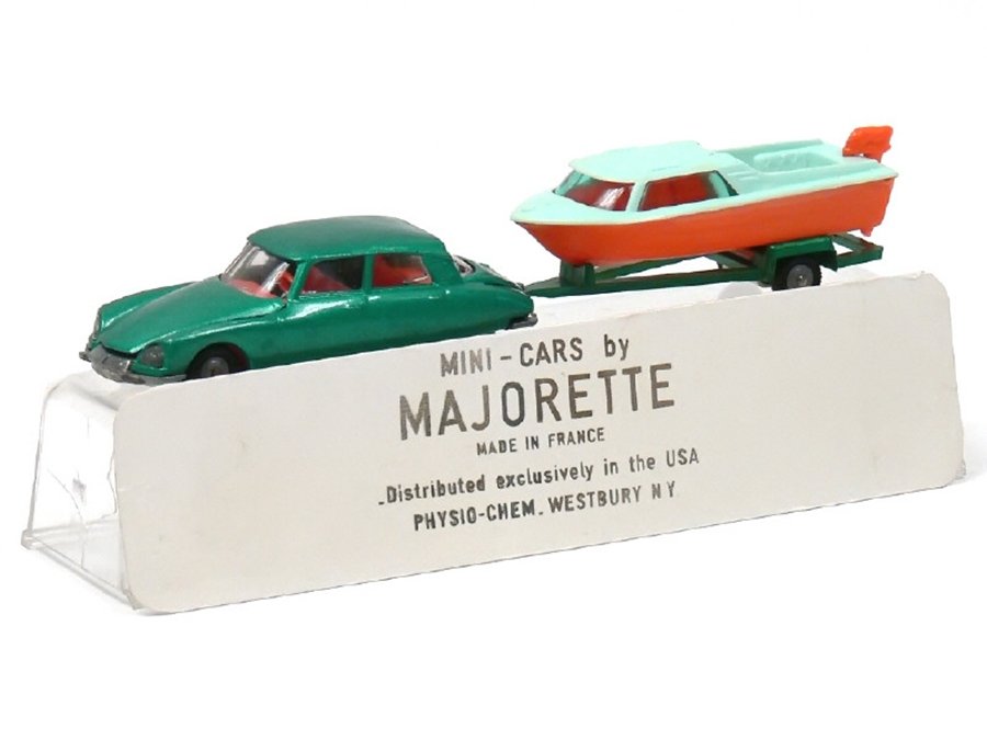 MAJORETTE France -14-  Citroën DS21 avec vedette Ritz sur remorque, première version avec jantes à pneus et boîte spécifique, destiné au marché Américain, Export USA - Rare -.jpg