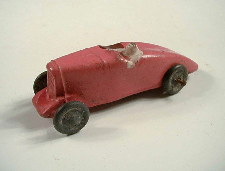 CITROËN France -600- Citroën 8CV Petite Rosalie 1933, en plâtre et farine, rose bonbon - Rare -.jpg