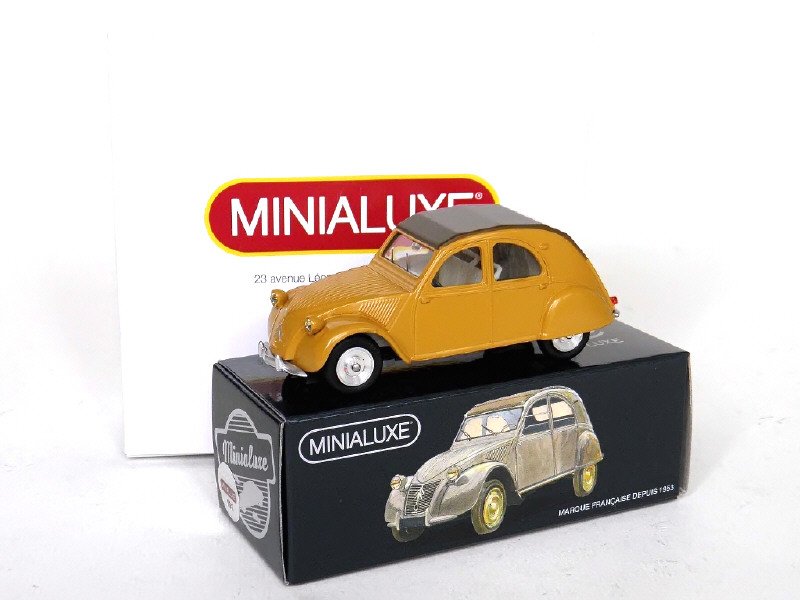 MINIALUXE France -8.1-  Citroën 2CV série Luxe, éch 1.43, marron clair -.jpg