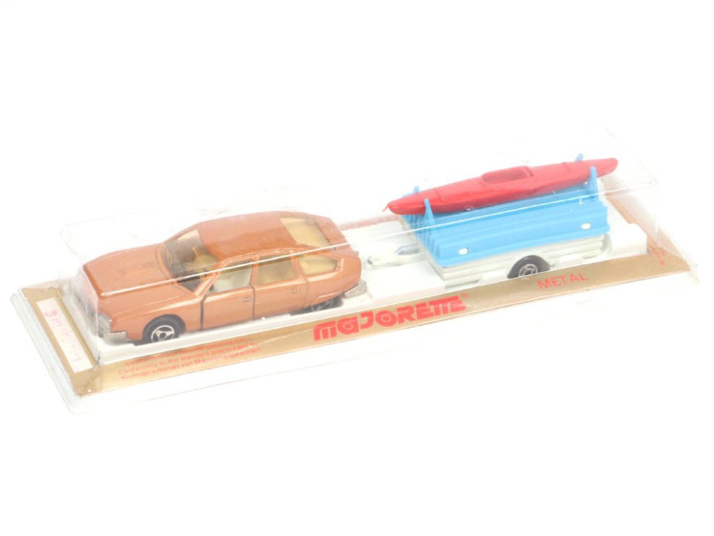 MAJORETTE France - Citroën CX avec remorque camping et canöé, éch 1.65, marron métallisé, bleu, rouge et blanc - Peu courant -.jpg