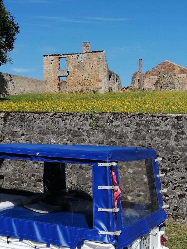 Arrêt à Oradour sur Glane