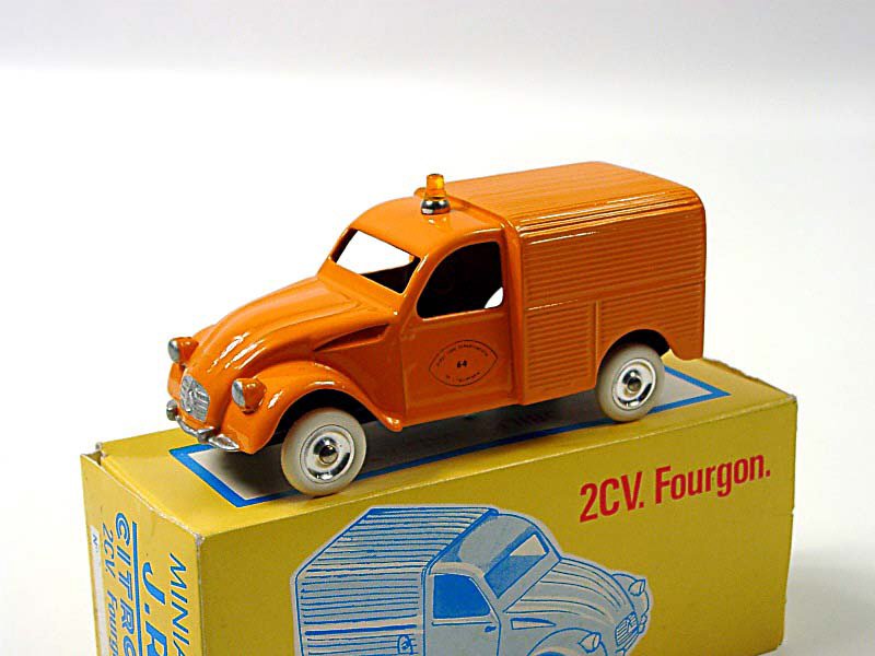 JRD -226- Citroën 2 CV Fourgonnette DDE, éch 1.43, orange -.jpg